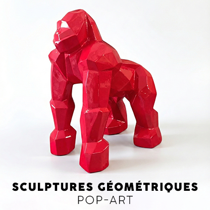 Sculpture de gorille g&eacute;om&eacute;trique rouge, style faset&eacute;. Texte : SCULPTURES G&Eacute;OM&Eacute;TRIQUES POP-ART
